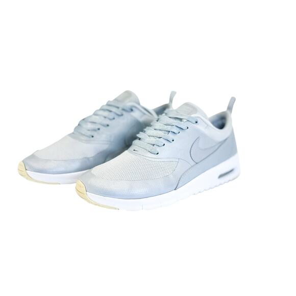 Nike Women’s Air Max Thea Premium Leather – Metallic Platinum – Size 7 - Picture 1 of 8